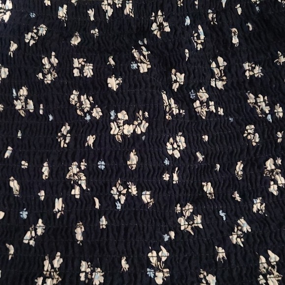 Almost Famous  Blue floral shirt tie on front - Picture 4 of 4